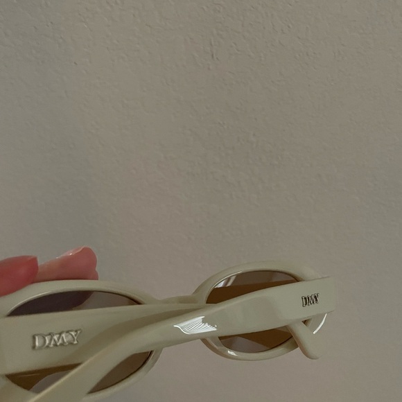 DMY STUDIOS VALENTINA IVORY SUNGLASSES - Picture 9 of 15